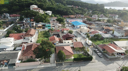 Imagem 3 de 15 de Casa No Bairro Centro Em Porto Belo Sc - 2212