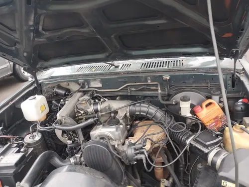 Mazda B2200 2.2 B2200