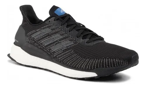 Tenis solar boost sales