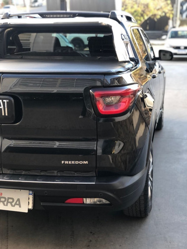 Imagen 3 de 7 de Fiat Toro Freedom 1.8 4x2 At6 - 2019 - Negro