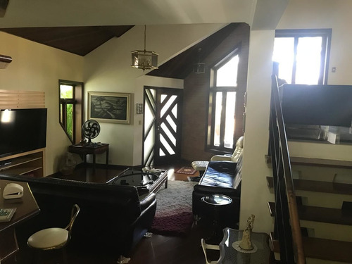 Casa À Venda Em Alphaville 05 | 360m² | 3 Suítes | Piscina | Ótima Localização - Cncl1050