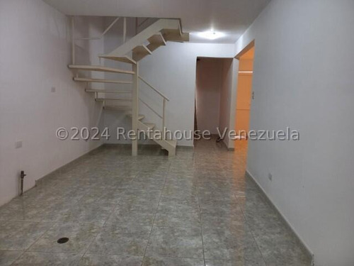 Casa En Venta En Nueva Casarapa Mls #25-5072 Luisa Echezuria