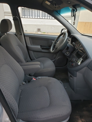 Kia Carens 2.0 Lx 4x2 At 2007
