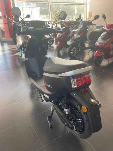 Imagen 8 de 22 de Moto Eléctrica. Yadea - Modelo S-like, Motos Eléctricas