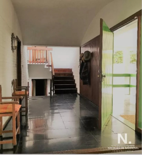 Venta De Casa 5 Dormitorios En El Golf