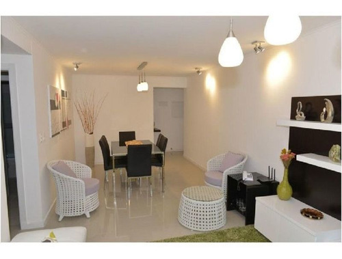 Apartamento En Alquiler Por Temporada De 2 Dormitorios En Playa Brava