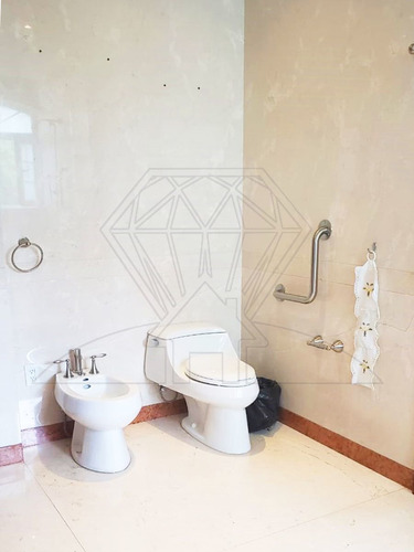 Casa De Lujo En Conjunto A La Venta La Toscana, Bosques De Las Lomas (v)