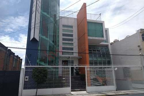 Imagen 2 de 25 de Edificio En Renta Con Gym , Cancha De Futbol , Sauna Y Mas