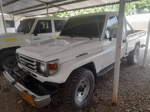 Toyota Land Cruiser 4.5 Fzj75