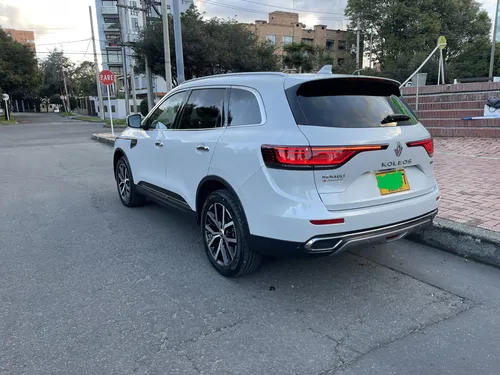 Renault Koleos 2.5 Intens 4X4 Bose