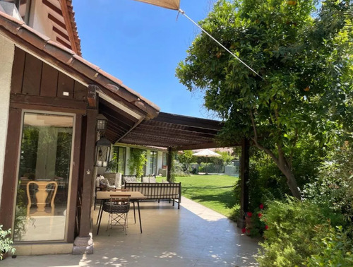 Linda Casa Con Gran Terreno De 900 Mt2/colegio Newland