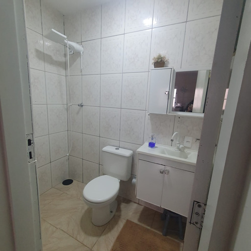 Casa Com 2 Quartos 2 Banheiros Garagem Pra 4 Carros