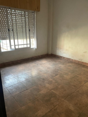 Departamento En Venta Castelar Con 2 Locales