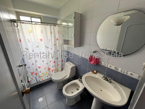 Amplio Apartamento En Venta, Urb. Los Caobos