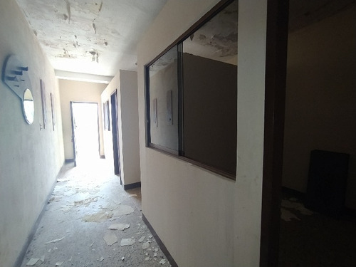 Imagen 11 de 20 de Marisol Castro Vende Galpón Con Once (11) Locales En Av. Fernando Figueredo | Valencia | A Pocos Metros Del Centro De Valencia | Fog-149 Marisol 04244923040