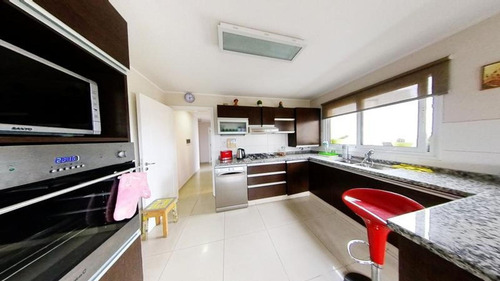 Imagen 9 de 15 de Departamento En Nueva Cordoba 4 Dormitorios Y 2 Cocheras