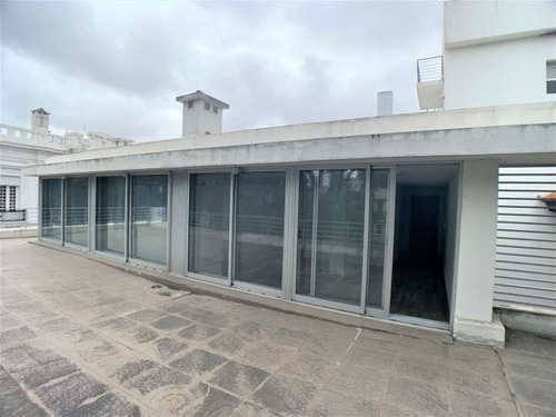 Imagen 5 de 12 de Alquiler De Oficina Con Gran Terraza Sobre Bv. Artigas