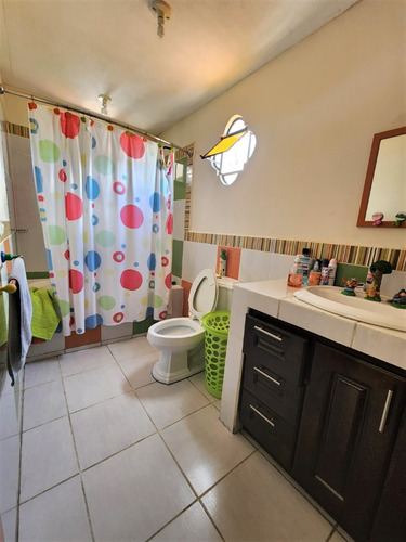 Imagen 16 de 27 de Vendo Hermosa Casa Ubicada En Sector Exclusivo De Alta Plusvalía, Excelente Estado