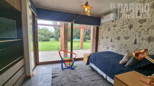 Casa En Venta De 4 Dorm. En Chicureo Centro