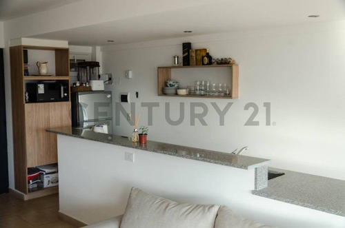Venta Departamento Planta Baja, 2 Ambientes En Edificio Premiado 1er Premio Capba 2016 - Arquitec