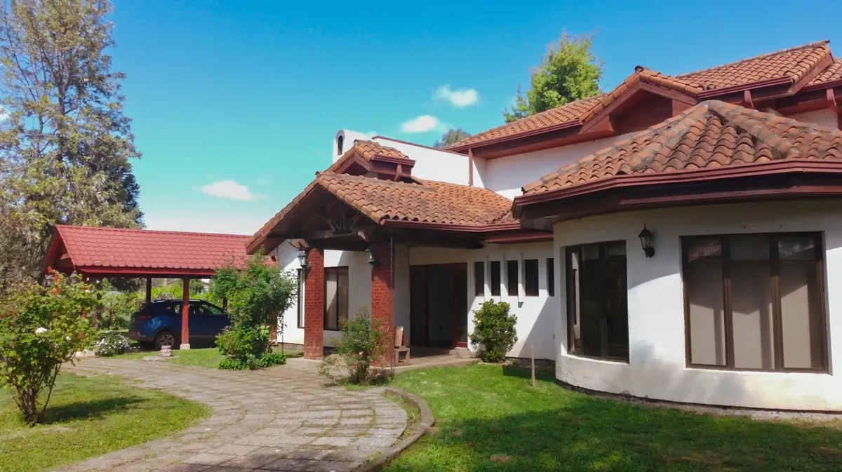 Imagen 3 de 28 de Vende Parcela Con Casa Estilo Colonial En Talca