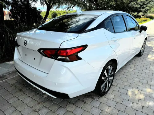 Nissan Versa 1.6 Exclusive Navi At