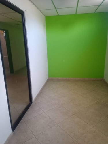 Imagen 12 de 17 de Se Alquila Local Comercial Av. Andres Eloy Blanco