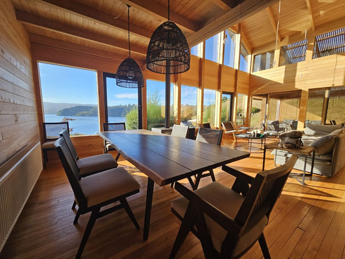 Espectacular Casa Con Hermosa Vista Al Mar, Castro...