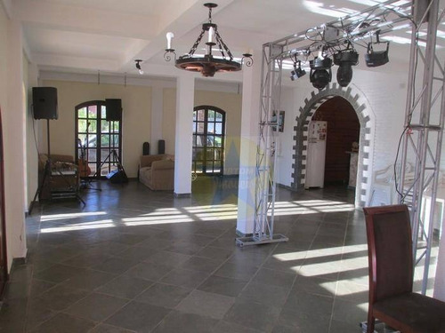 Chácara Com 3 Dormitórios À Venda, 1600 M² Por R$ 900 Mil - Canedos - Piracaia Sp - Ch1156