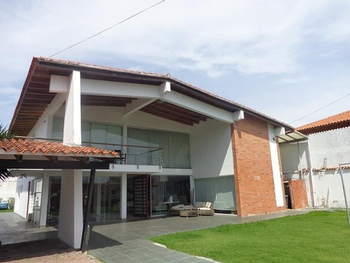 Rah Lara Te Ofrece Espectacular Quinta Estilo Moderno En Alquiler Zona Este  Barquisimeto-lara