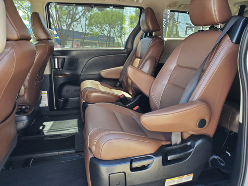 Toyota Sienna 3.5 Limited At