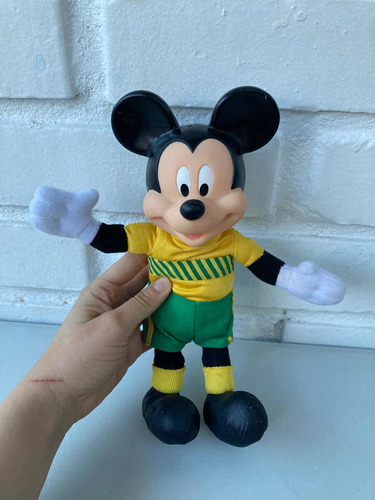 Peluche Mickey Mouse Ropa Deportiva Cabeza De Goma