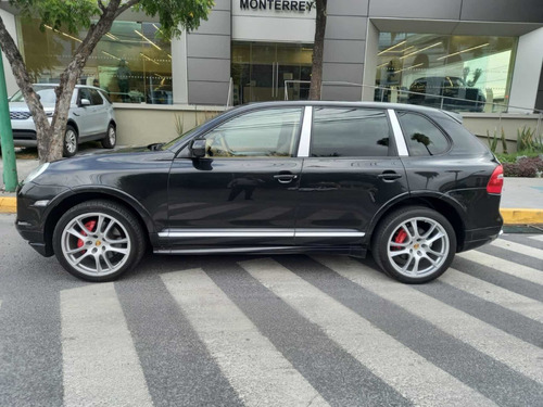 Imagen 4 de 13 de Porsche Cayenne 4.8 Turbo Tiptronic At