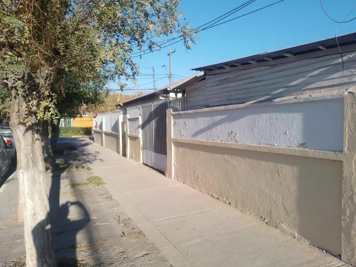 Imagen 4 de 19 de Solida Casa De 3 Dormitorios La Cisterna