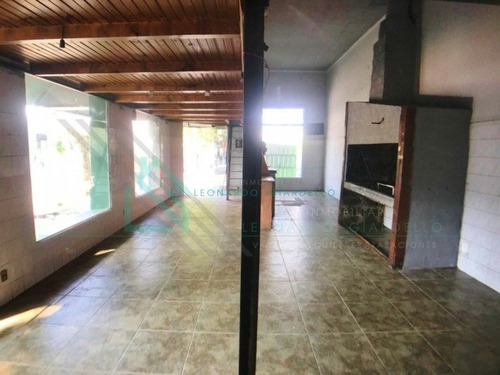 Imagen 4 de 11 de Colonia Del Sacramento - Salón Comercial Céntrico