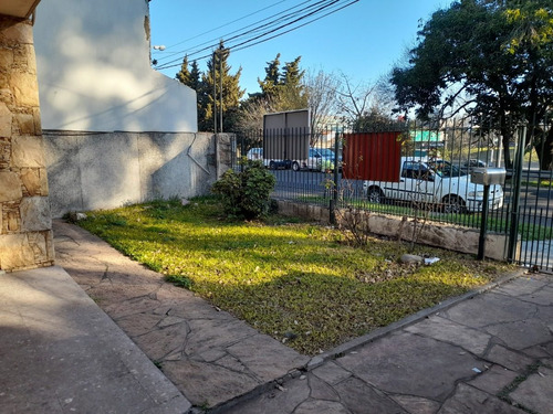 Imagen 3 de 18 de Chalet De 4 Amb En 2 Plantas Con Gran Jardín. Muy Buen Estado.
