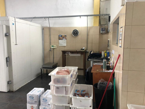 Imagen 7 de 21 de Local Galpon Venta Balbin Y Vallejo Antel Arena Con Cámara De Congelado Y De Frío