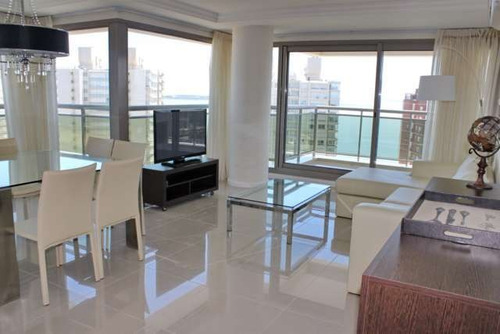 Apartamento En Venta De 2 Dormitorios En Playa Brava