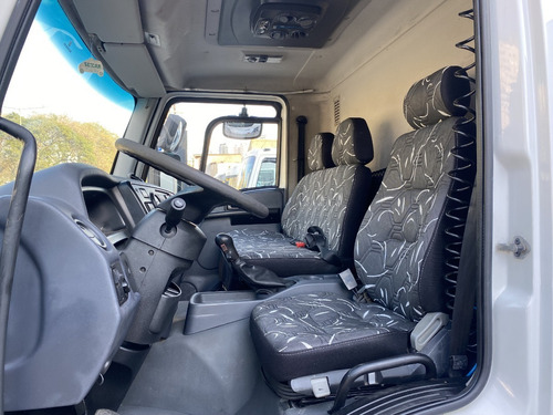 Imagem 9 de 14 de Ford Cargo 1719 Ano 2013 Bau 7 Mts/ Ñ 15180 15190 1519 1517