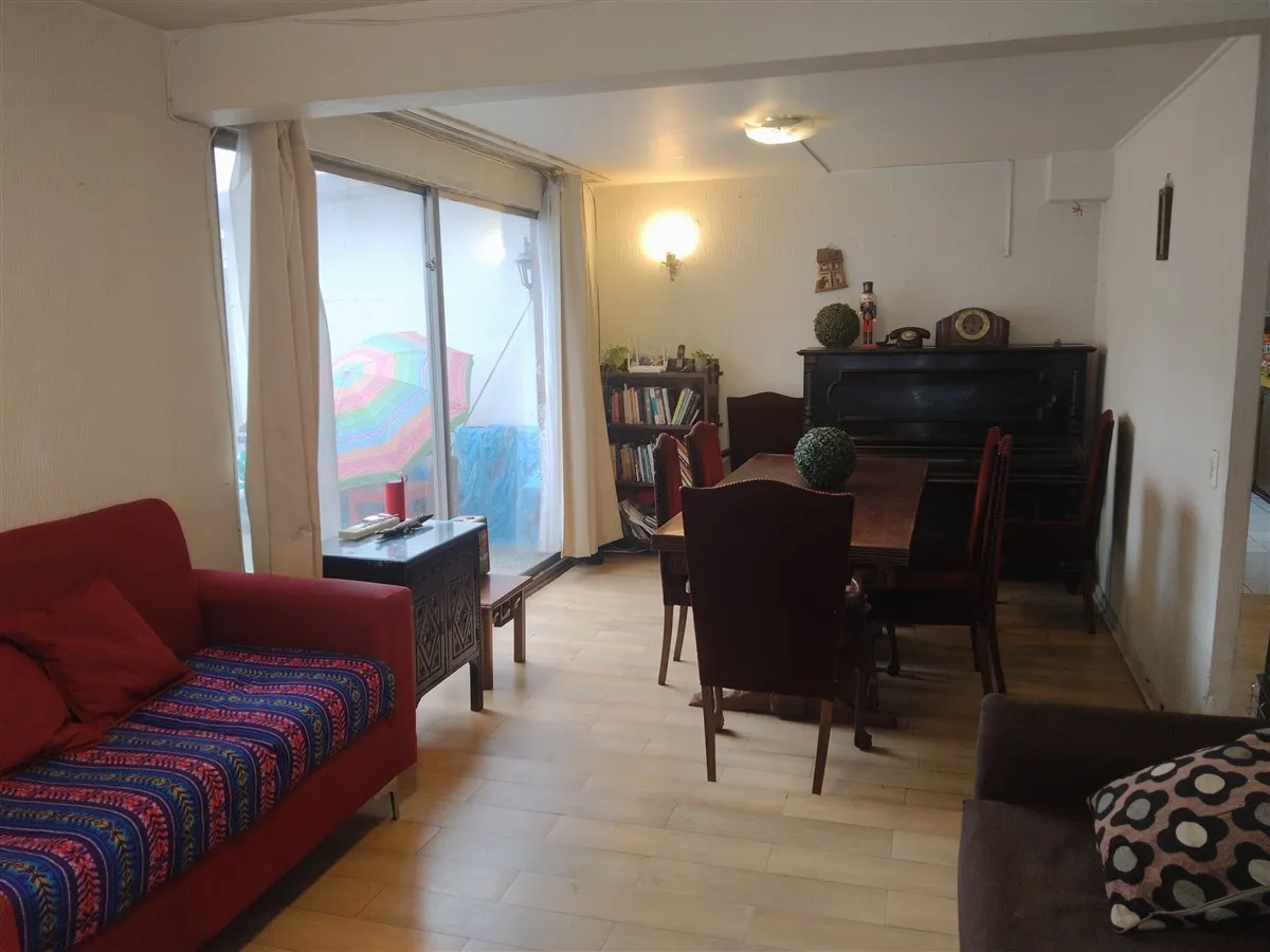 Imagen 3 de 10 de Casa En Venta De 4 Dorm. En Ñuñoa