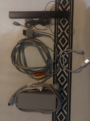 Wii En Caja Con Control, Joystick, Juego Y Respectivos Cable