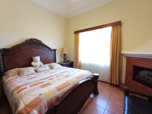 Imagen 21 de 30 de Vendo Belleza De Casa Ubicada En Esquina, 4 Dormitorios, Alta Plusvalia Y Seguridad