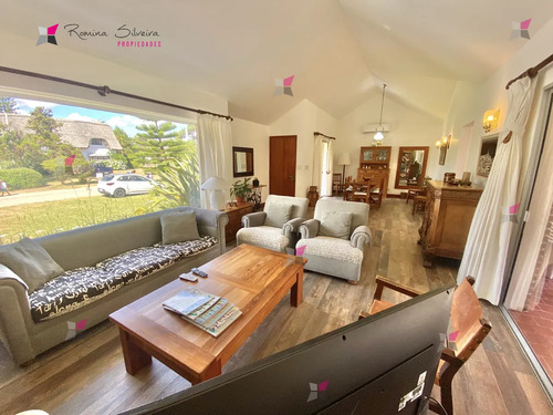 Casa En Venta 3 Dormitorios - Punta Ballena