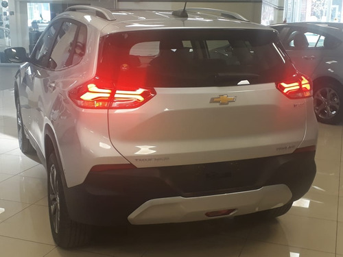 Imagen 2 de 25 de Chevrolet Tracker Premier Turbo 2023 E/i Go