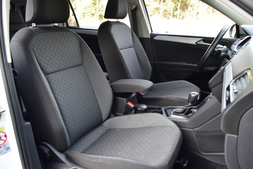 Imagen 13 de 23 de Volkswagen Tiguan 1.4 Tsi Trendline 150cv Dgs 2019 - Car Cas