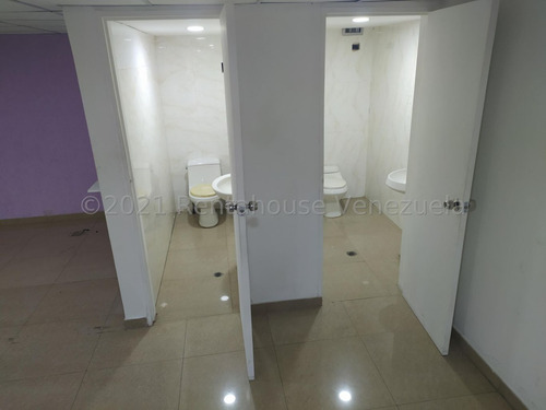 Imagen 17 de 19 de Claudia Lopez Vende Local Comercial En Los Cortijos De Lourdes Mls #22-19564