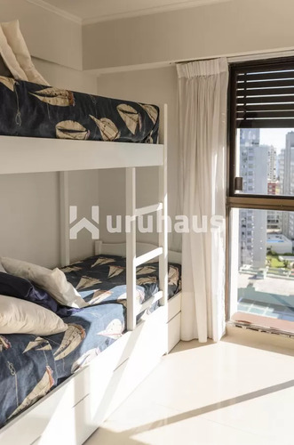 Alquiler Apartamento Tres Dormitorios Punta Del Este Playa Brava Edificio Torre Cristal
