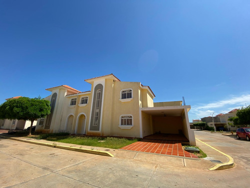 Ecv-1412 Zona Norte Townhouse Villa Croacia Sector Milagro Norte