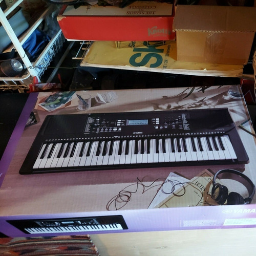Imagen 1 de 2 de Yamaha Psr-e373 61 Key Keyboard