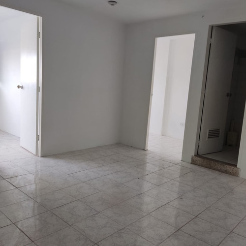 Imagen 7 de 16 de Lvasquez Alquila Oficina En C.c. Reda Buildind 4 Avenidas Valencia Edo Carabobo